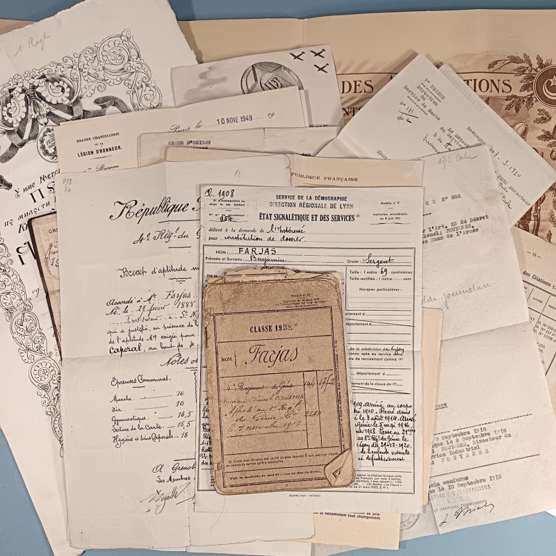 SOUVENIR D'UN CAPORAL DU GENIE ENTRE 1909 ET 1937 LIVRET PAPIER DIPLOMES PHOTOS CERTIFICATS ET PERIODE 1914 1918